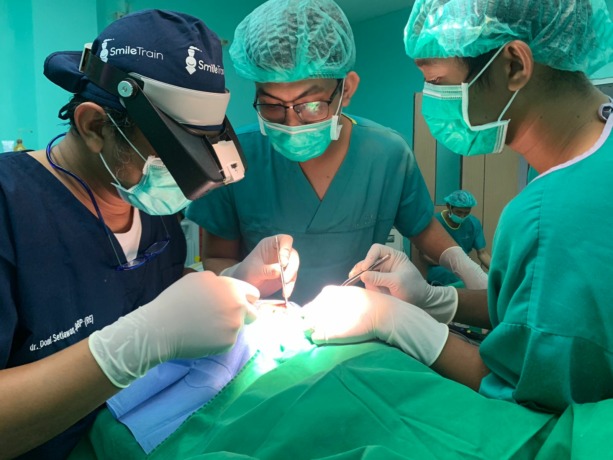 Operasi Bibir Sumbing oleh Perhimpunan Ahli Bedah Plastik Indonesia di RSUD Sultan Syarif Mohamad Alkadrie. (IST)