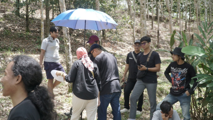 PERFILMAN: Suasana praktik lapangan pelatihan bidang perfilman yang digelar Disporapar Sanggau. (DISPORAPAR SANGGAU FOR PONTIANAK POST)