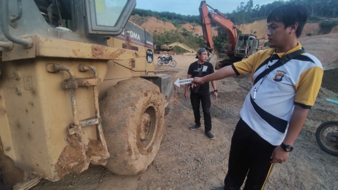 OLAH TKP : Loedar yang ditumpangi oleh JM (24) menyebabkan pria asal Bogor tersebut meninggal dunia. IST