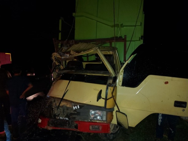 SAMBANG DUKA : Kapolsek Batu Ampar Ipda Freddy melakukan sambang duka ke rumah korban meninggal akibat jatuh ke dalam anak Sungai di Desa Tasik Malaya, Kecamatan Batu Ampar. IST