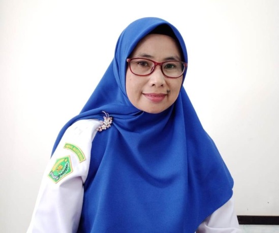 Fitri Agustiningsih, M.Pd. Guru MAN 1 Pontianak