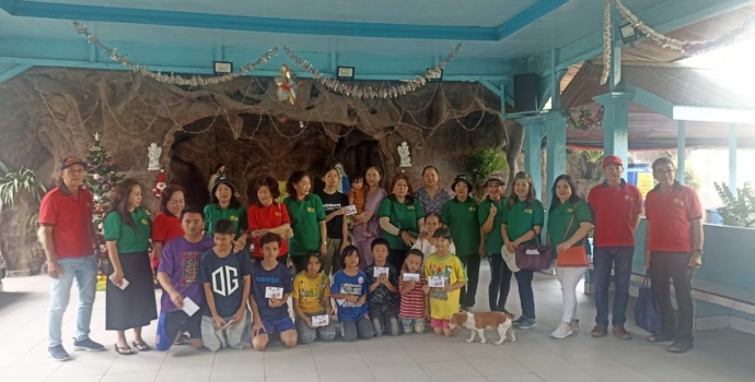 BANTU : Jelang Natal Tahun 2022, AiXin beri bantuan ke panti jompo dan panti asuhan. IST