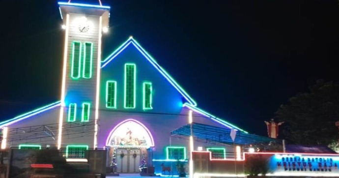 CANTIK: Gereja Katolik Kristus Raja Paroki Sambas sudah dipercantik menyambut Natal 2023. IST