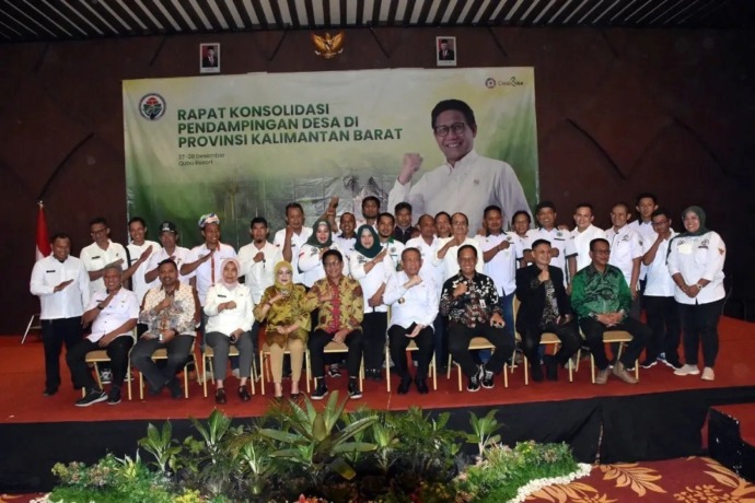 KONSOLIDASI: Menteri  Desa, Pembangunan Daerah Tertinggal dan Transmigrasi (Kemendes PDTT), Abdul Halim Iskandar memberikan sambutan pada Rapat Konsolidasi Pendamping Desa di Kalimantan Barat, di Qubu Resort, Kubu Raya. IST
