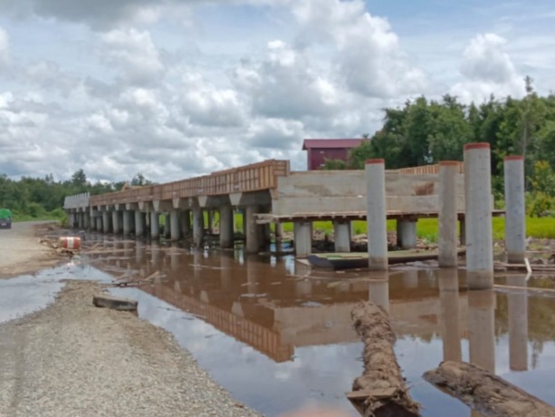PILE SLAB: Pile Slab tahap pertama yang sudah dibangun oleh pemerintah pusat dengan menelan dana Rp60 milyar. DOKUMEN/FIK/KAPUAS HULU
