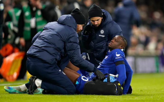 BERTUMBANGAN: Total ada 10 pemain utama The Blues yang kini  dibekap cedera, salah satunya Denis Zakaria.  Untuk mengatasi persoalan ini, Chelsea belanja pemain besar-besaran. PA/Andrew Matthews
