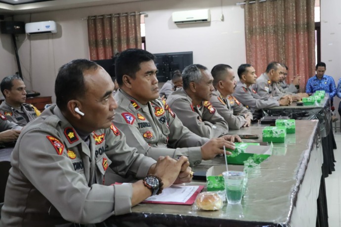 Personel Polres Landak yang akab memasuki masa pensiun mengikuti pelatihan kewirausahaan, Selasa (17/1). (ISTIMEWA)