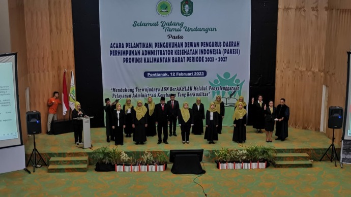 PENGAMBILAN SUMPAH: Suasana hikmat pengambilan sumpah pengurus DPD Pakesi Kalbar. (ist)