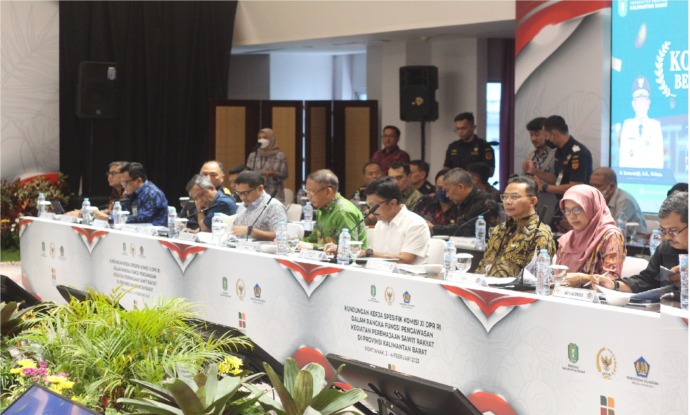 KUNKER: Gubernur Sutarmidji saat menerima kunker Komisi XI DPR RI ke Kalbar di Hotel Mercure, Kamis (2/2) lalu.