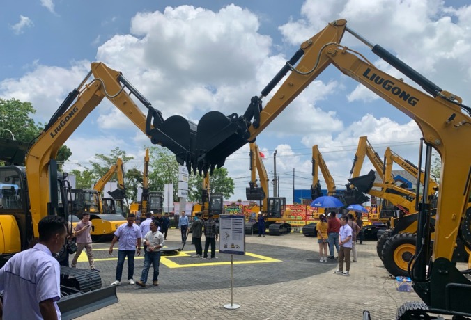 Customer gathering Probesco-Liugong yang dihadiri ratusan pelanggan dan calon konsumen. foto Shando Safela