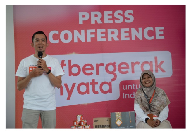 MEIDY KHADAFI/PONTIANAK POST KONFERENSI PERS: Rumah Zakat menggelar konferensi pers bersama sejumlah wartawan di Kota Pontianak dengan tema bergerak nyata untuk Indonesia.