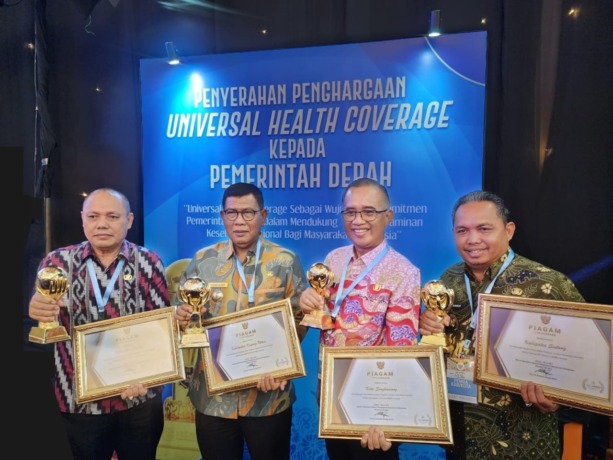 DARI KIRI KE KANAN: Subanri, S.Si, M.Kes (Kepala Dinas Kesehatan Kabupaten Landak), Drs. Citra Duani (Bupati Kabupaten Kayong Utara), Drs. H Sumastro, M.S.i  (PJ Wali Kota Singkawang), Melkianus, S.Sos (Wakil Bupati Sintang). (IST)