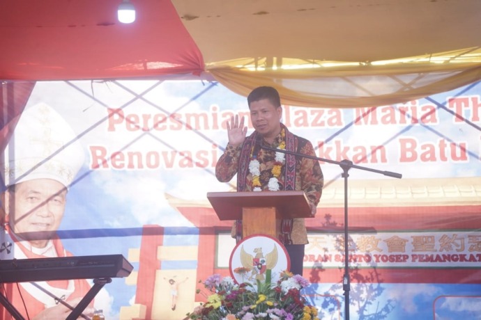 RESMIKAN : Bupati Sambas resmikan Plaza Maria Dong Lu Gereja Katolik Santo Yosep Pemangkat. IST/ FAH/ SAMBAS