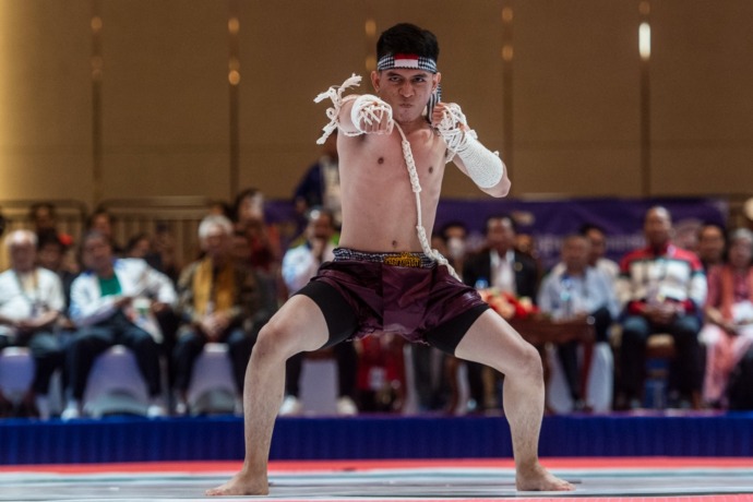 RAIH MEDALI: Atlet Kun Bokator putra Indonesia Alfadhila Ramadhan bertanding pada nomor seni SEA Games 2023 di Chrouy Changvar Convention Center, Phnom Penh, Kamboja, Kamis (4/5/2023). Alfadhila Ramadhan berhasil meraih medali perak dengan skor 7,67. (ANT