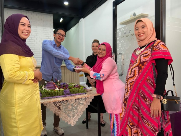 General Manager Young Living Indonesia, Ksatrio Yudho Sampurno mengatakan bahwa permintaan produk alami di Indonesia terus meningkat seiring peningkatan gaya hidup sehat paska pandemi. (MEIDY KHADAFI/PONTIANAKPOST)