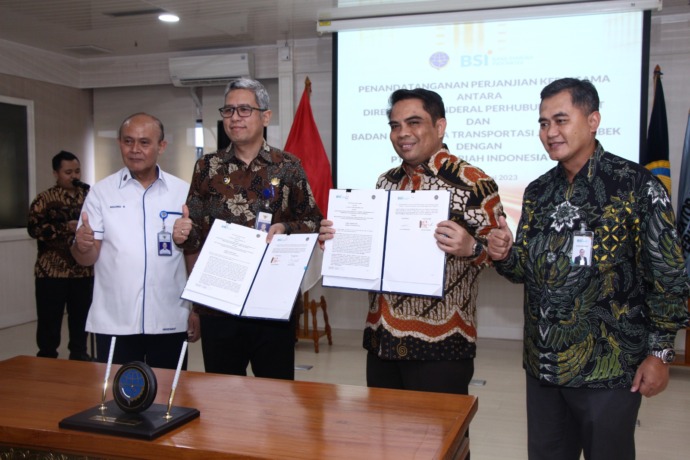 Ki-ka : Sekretaris Badan Pengelola Transportasi Jabodetabek Agung Raharjo,  Sekretaris Direktorat Jenderal Perhubungan Laut Lollan Andy Sutomo Panjaitan, Direktur Sales & Distribution PT Bank Syariah Indonesia Tbk (BSI) Anton Sukarna, RCEO BSI Jakarta I D