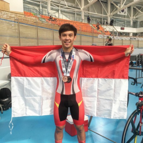 Pembalap sepeda Indonesia asal Kalimantan Barat Bernard Van Aert berhasil meraih peringkat satu dunia balap sepeda divisi track nomor men elite omnium. (IST)
