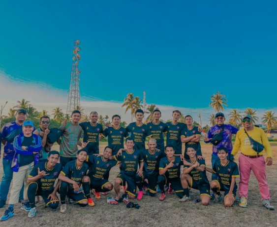 SKUAD GINZA FC: Para pemain Ginza FC berfoto bersama.