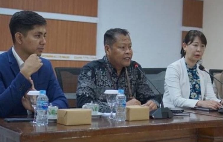 PERTEMUAN : Kegiatan pertemuan antara pihak kampus Poltesa dengan perusahaan dari Negara Jepang. IST
