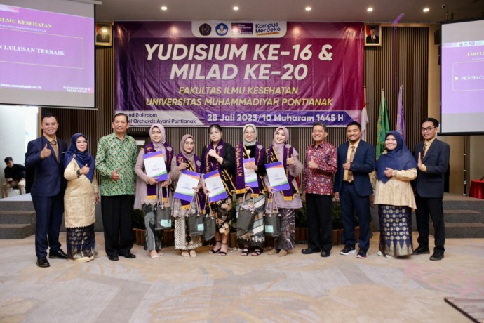 Yudisium Fakultas Ilmu Kesehatan Universitas Muhammadiyah Pontianak 2023. Di Yudisium ini mencetak mahasiswa-mahasiswa berprestasi dari Prodi Kesehatan Masyarakat, Prodi Kesehatan Masyarakat K.Sintang, dan Prodi Psikologi.