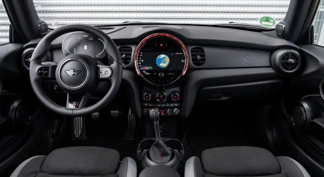 Mini Cooper dengan transmisi manual