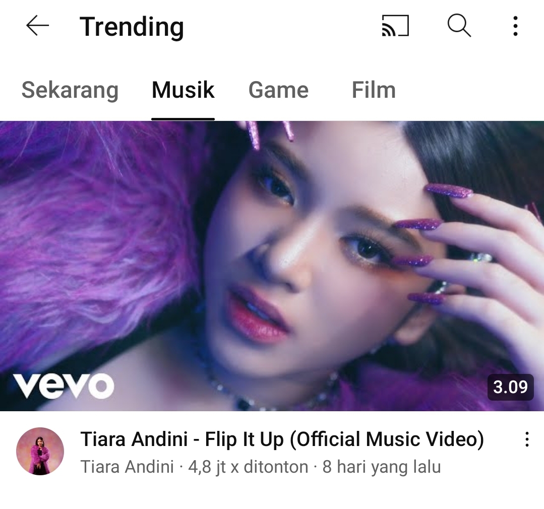 Video Klip single baru Tiara Andini mendapat sambutan antusias dari penggemarnya.