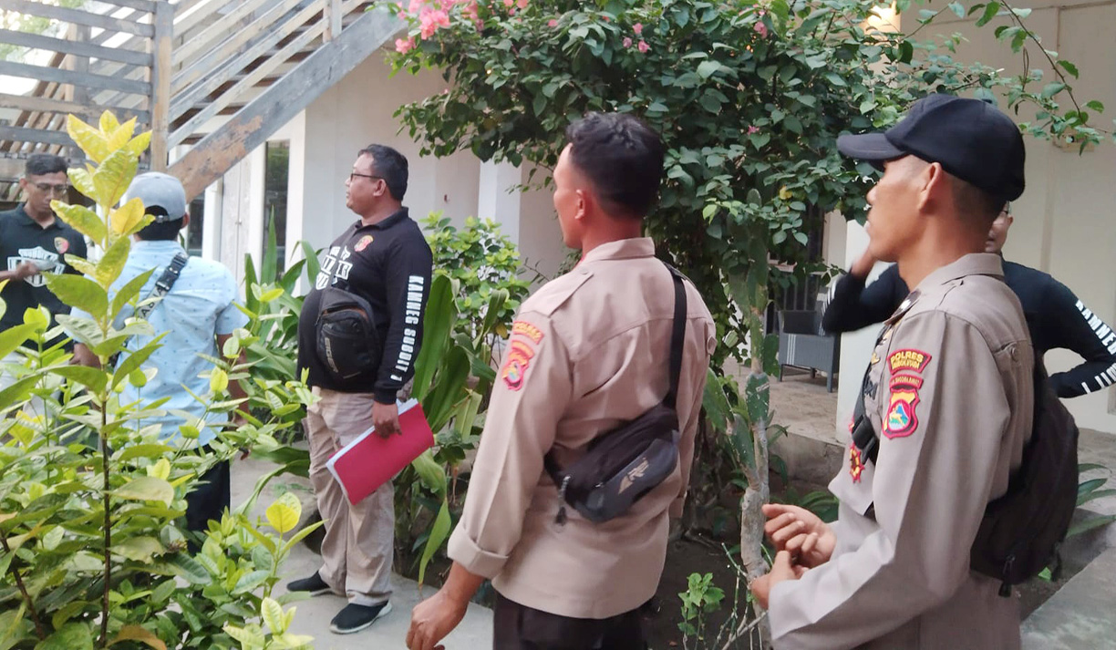 Tim Ditreskrimum Polda NTB mendatangi bungalow yang ada di Gili Trawangan terkait dugaan penipuan yang dilakukan oleh pengusaha asal Lombok Utara terhadap PT Carpedian.