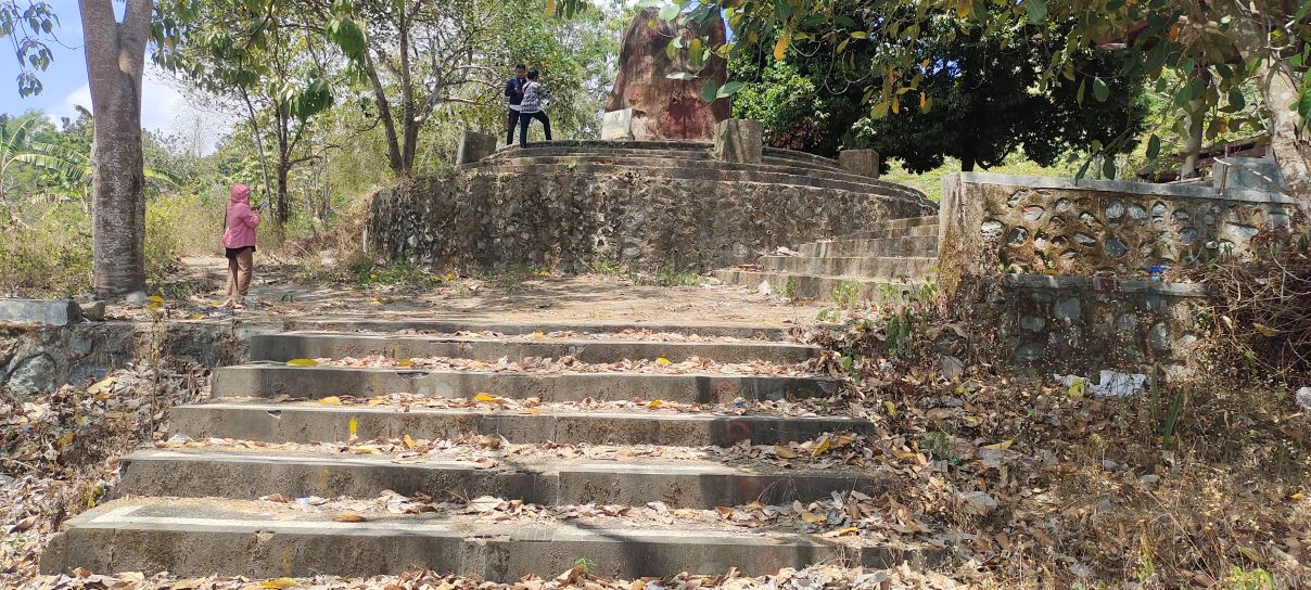 TAK TERURUS: Wisata Gunung Sasak yang ada di Desa Kuripan. Tempat ini sudah lama tidak dikunjungi wisatawan.