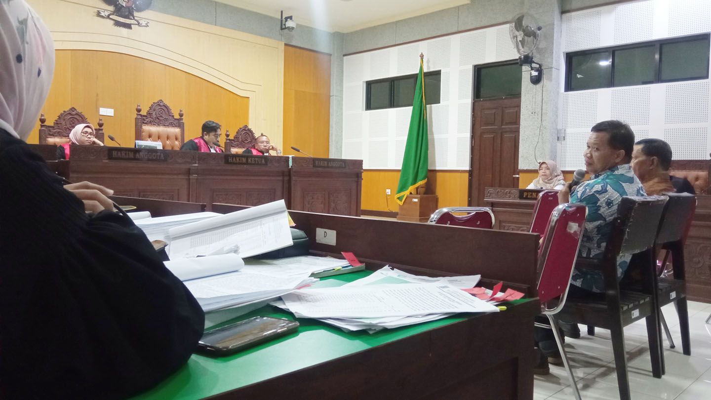 Dua pemeriksa dari Inspektorat Dompu memberikan kesaksian dalam sidang korupsi pengadaan alat metrologi dan mobil dinas Disperindag Dompu di Pengadilan Tipikor Mataram.