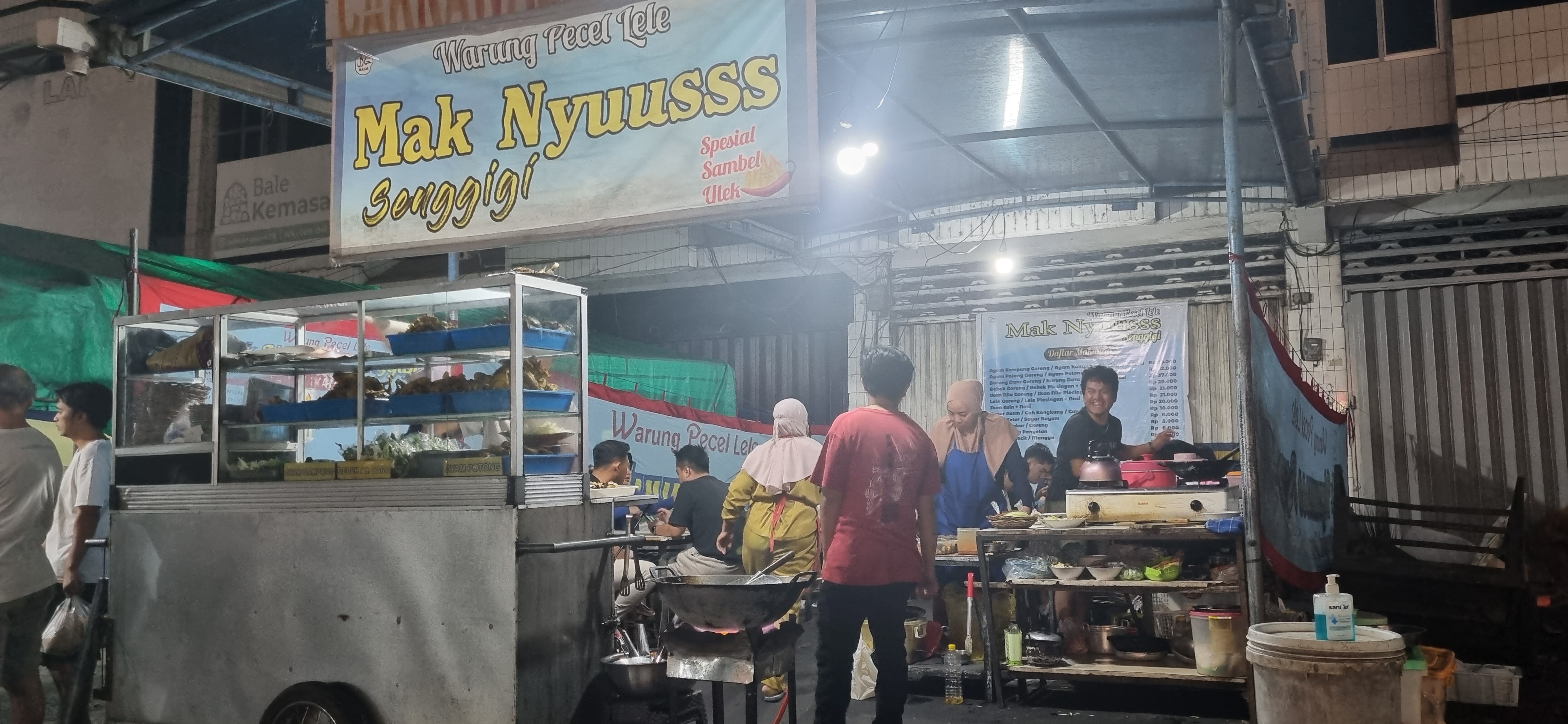 Warung Pecel Lele Mak Nyuuusss