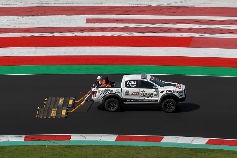 Gelaran event MotoGP Mandalika 2023 bukan saja berkutat pada lakunya penjualan tiket, melainkan tata kelola sampah juga harus menjadi perhatian khusus, karena acara ini melibatkan banyak penonton.