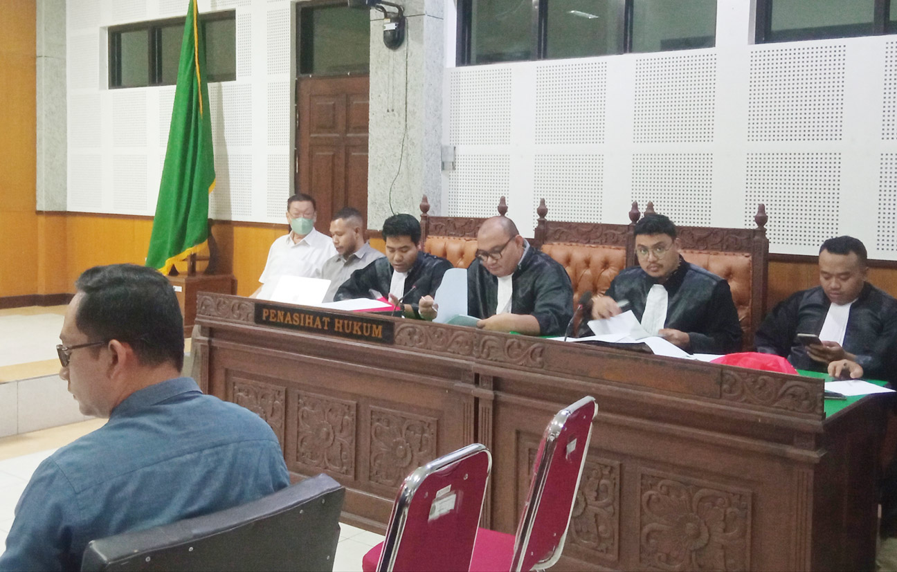 Suasana sidang mendengarkan keterangan saksi di Pengadilan Tipikor Mataram, Kamis (21/9).