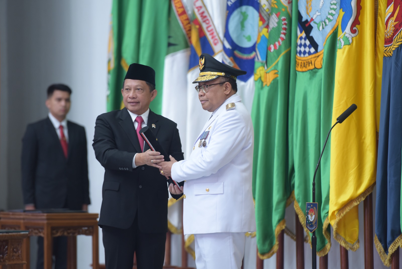 Lalu Gita Ariadi saat dilantik Menteri Dalam Negeri Tito Karnavian untuk Pj Gubernur NTB, beberapa waktu lalu.