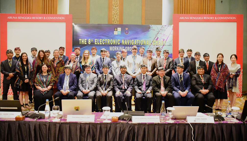 Perwakilan dari berbagai negara mengikuti pertemuan the 8th Electronic Navigational Chart Working Group dan 11th S-101 Project Team Meeting yang diselenggarakan Pushidrosal di Hotel Aruna