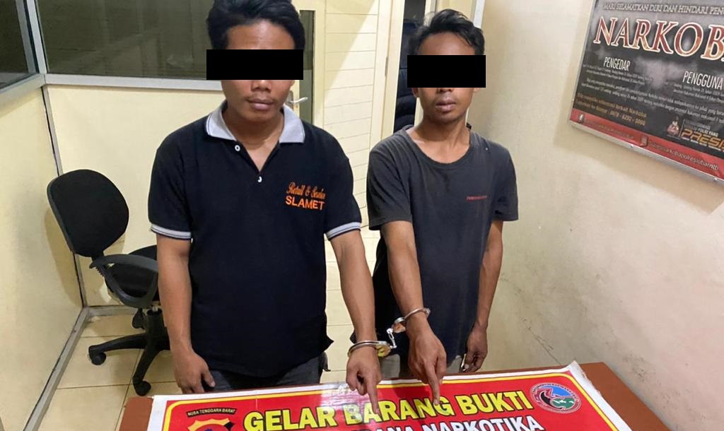 Dua orang yang disinyalir menguasai sabu ditangkap tim Satresnarkoba Polres Lobar bersama Satgas Kampung Bersinar Karang Bongkot.