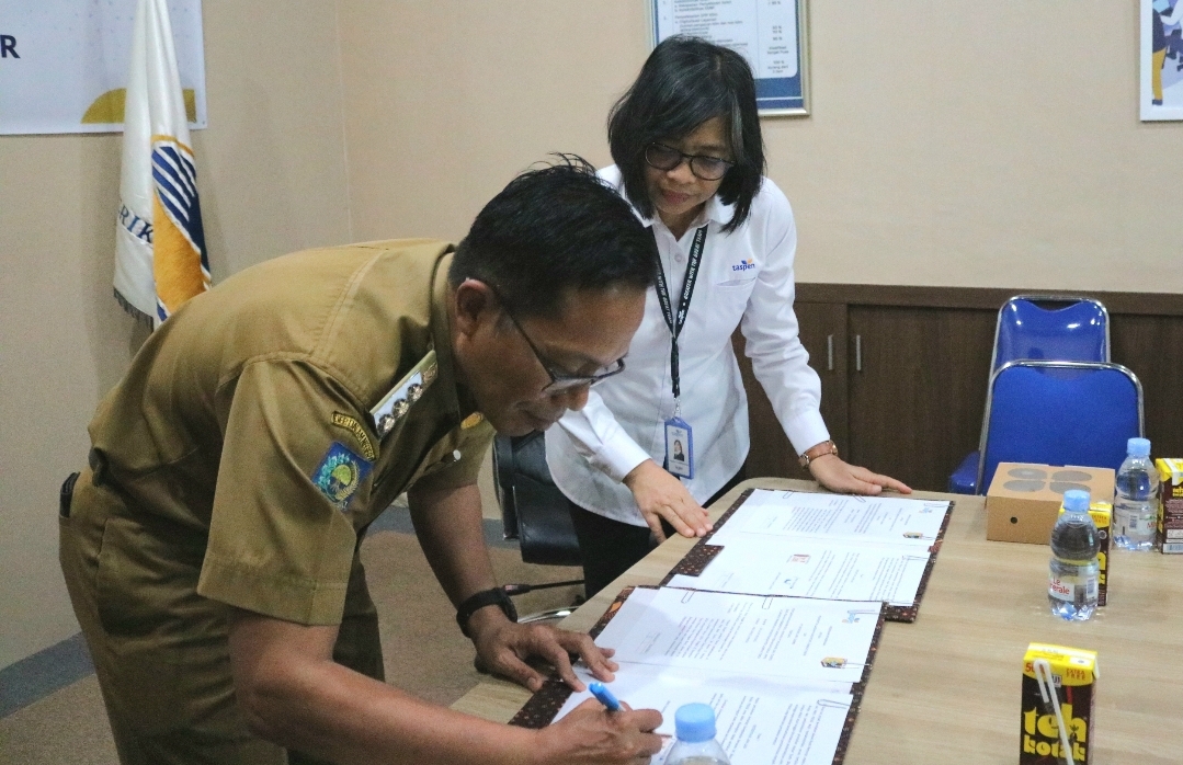 Lindungi PPPK Lotim, Pj Bupati Lotim HM Juani Taofik bersama PT Asuransi Jiwa Taspen menandatangani MOU dan Perjanjian Kerja Sama (PKS) yang akan membawa manfaat besar.