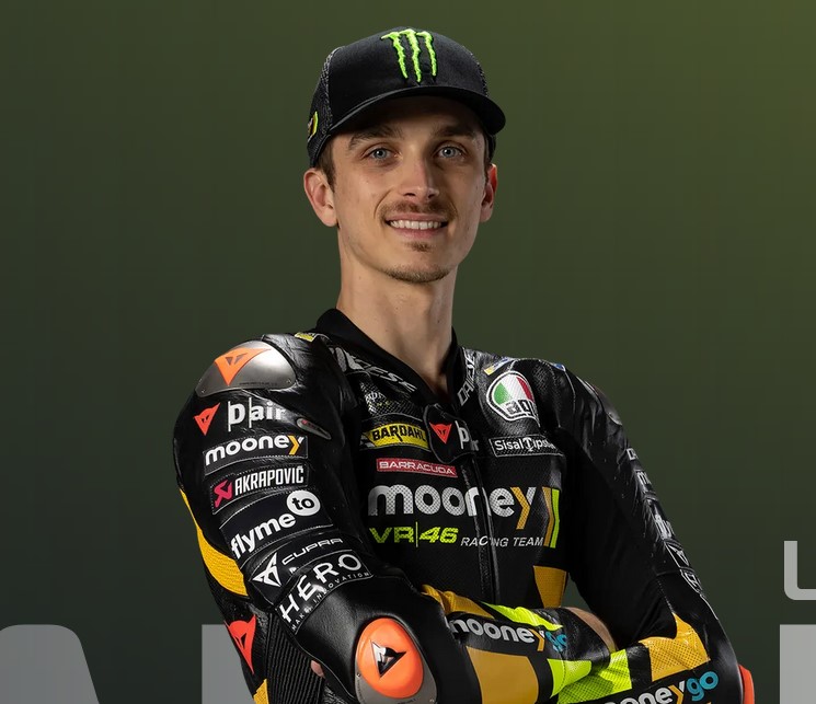 Pembalap Mooney VR46 Racing Team, Luca Marini berhasil meraih pole position.