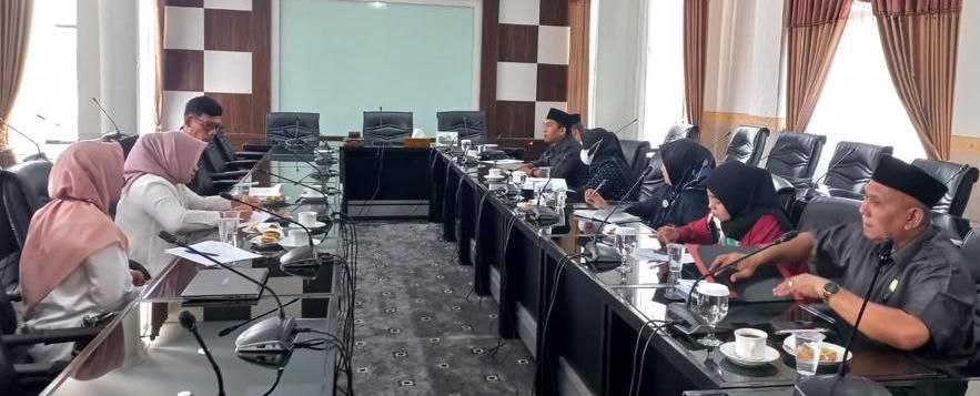 Rapat dengar pendapat komisi 1 dengan BKPSDM
