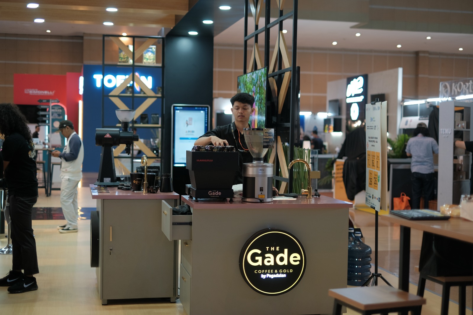 BRI dan Pegadaian berkolaborasi dengan Specialty Coffee Assosiation of Indonesia (AKSI-SCAI) dan PMO Kopi Nusantara dari Kemen BUMN di ajang Trade Expo Indonesia 18-22 Oktober 2023 lalu, di ICE, BSD