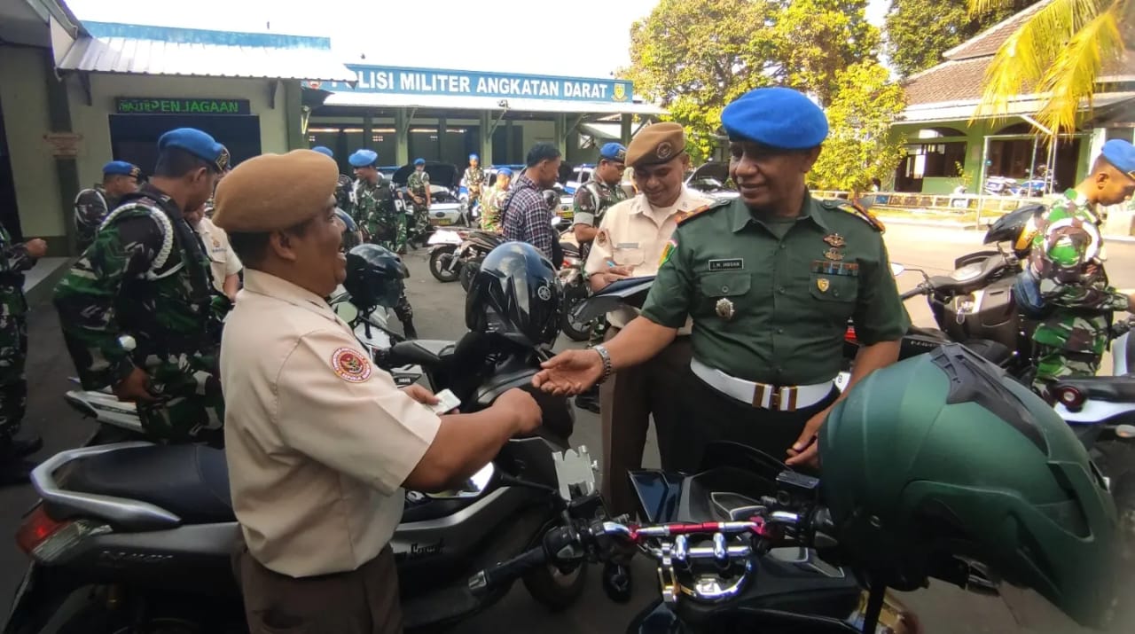 Pemeriksaan kelengkapan kendaraan di DenpomIX/2 Mataram.