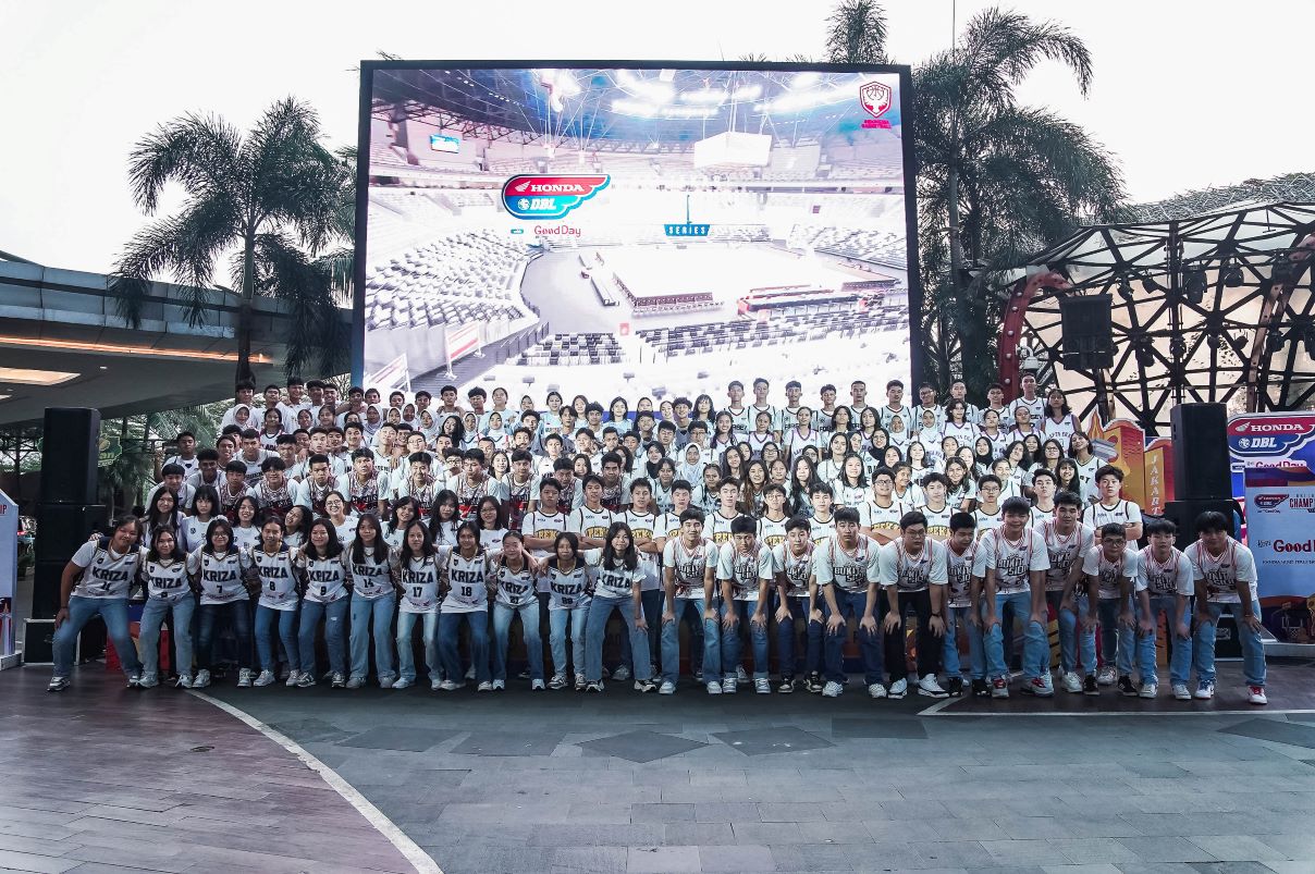 SEJARAH BARU: Para student athlete usai mengikuti pengumuman yang disampaikan Menpora Dito Ariotedjo, Minggu (29/10).