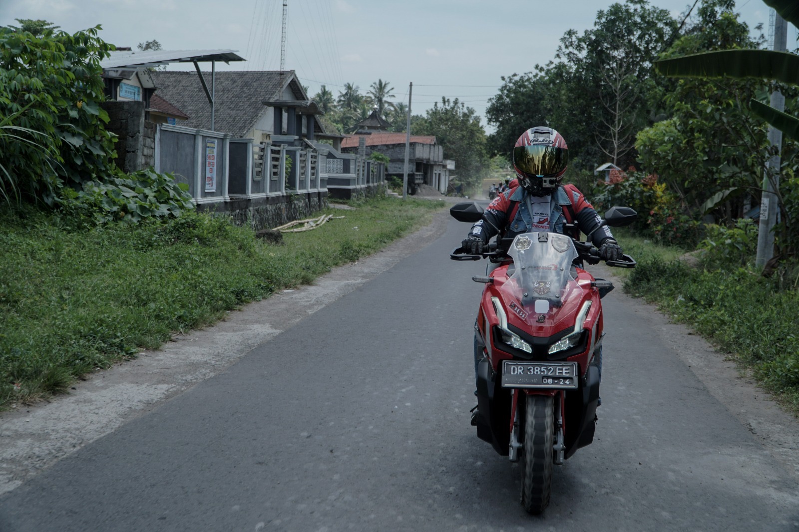 Ilustrasi penggunaan lampu hazard. (Honda for Lombok Post)