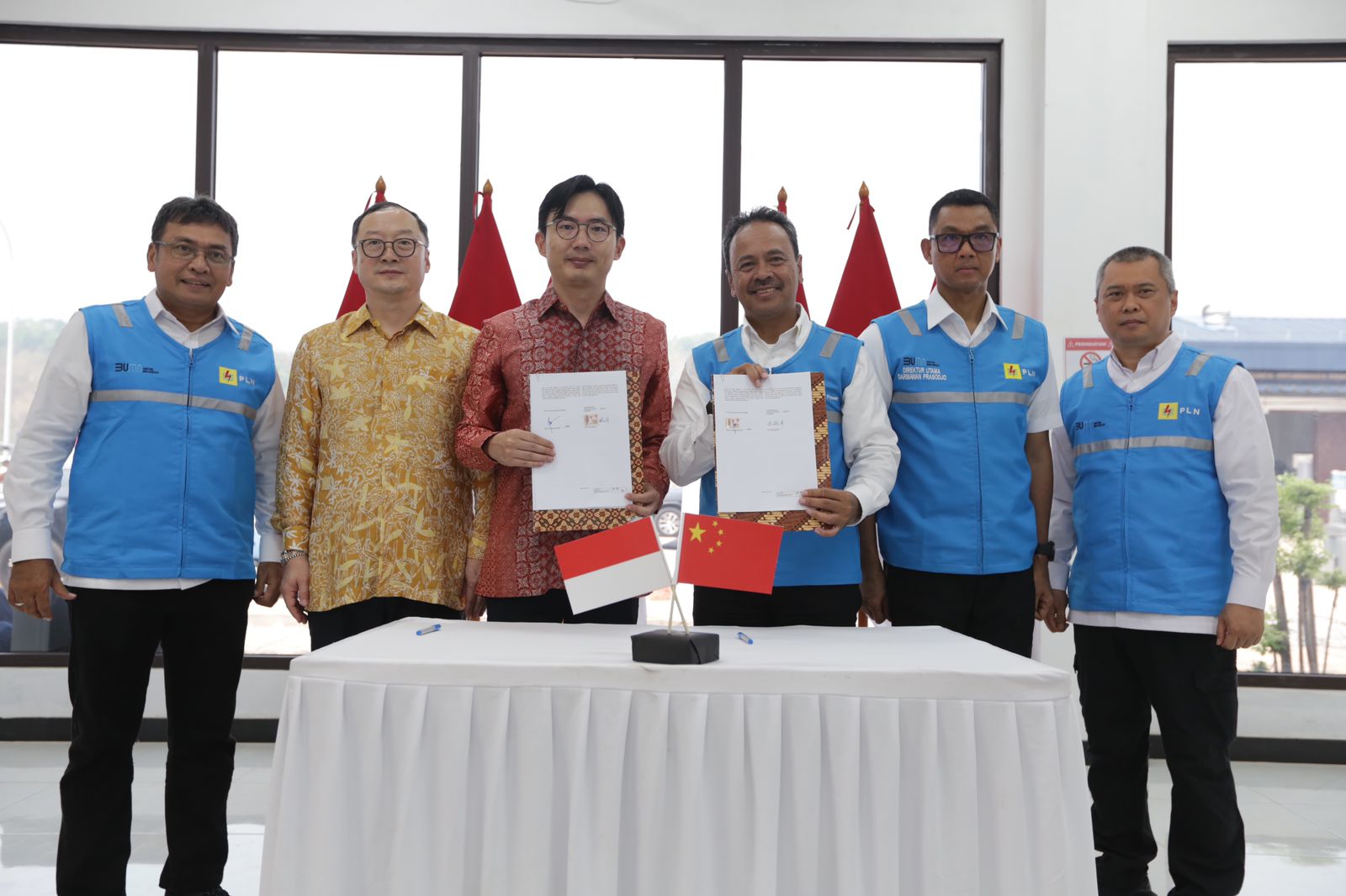 Penandatanganan MoU antara PLN NP dengan Powerchina.
