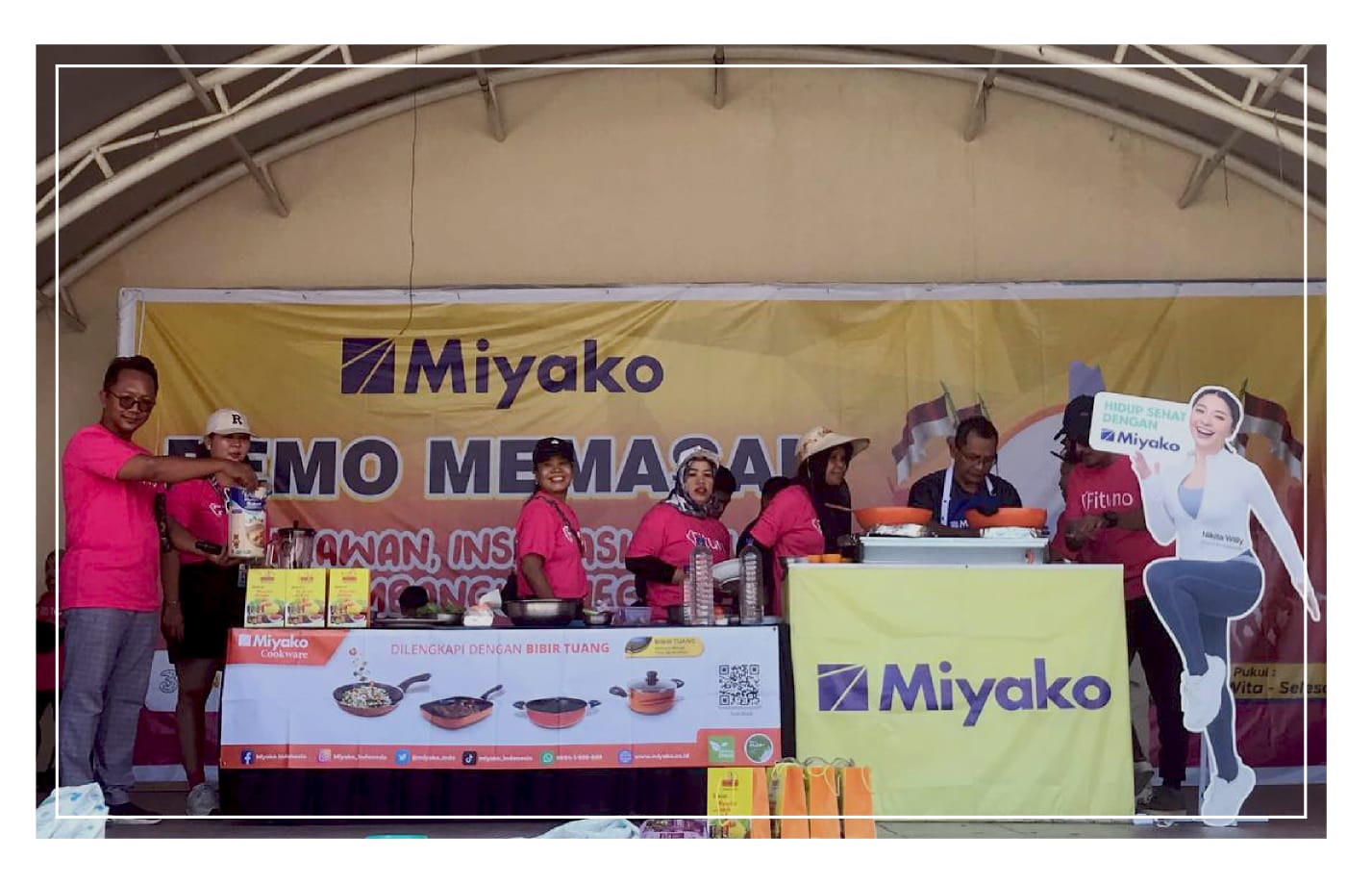 MERIAH : Cooking class yang dimeriahkan Miyako di Pantai Loang Baloq, Mataram.