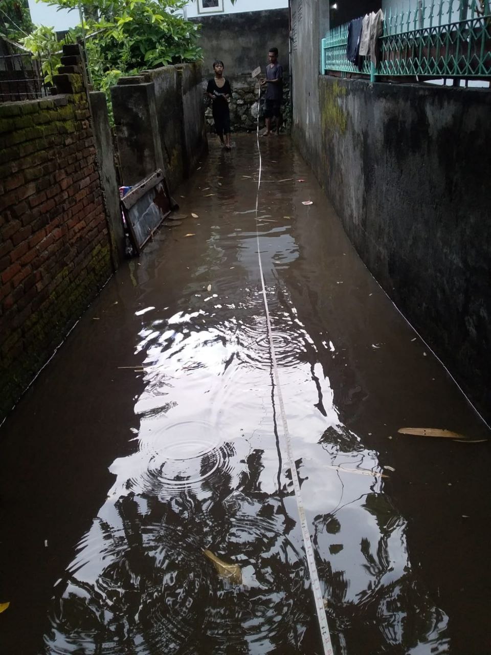 Genangan air di RT 05, Lingkungan Kamasan, Monjok, Kota Mataram.