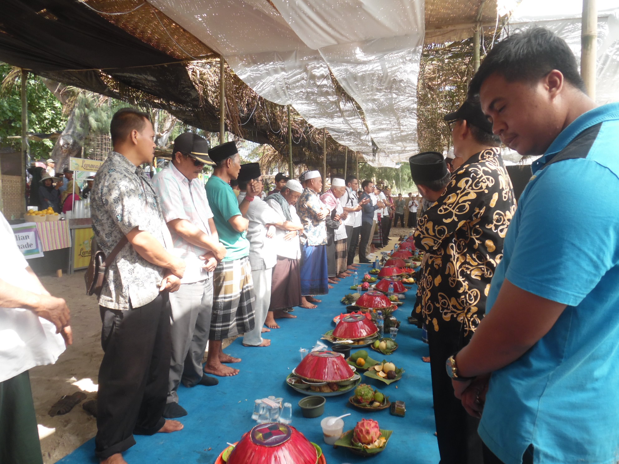 GILI FESTIVAL: Pengunjung yang mengikuti kegiatan Gili Festival di Gili Trawangan, beberapa waktu lalu.(NURUL/LOMBOK POST)