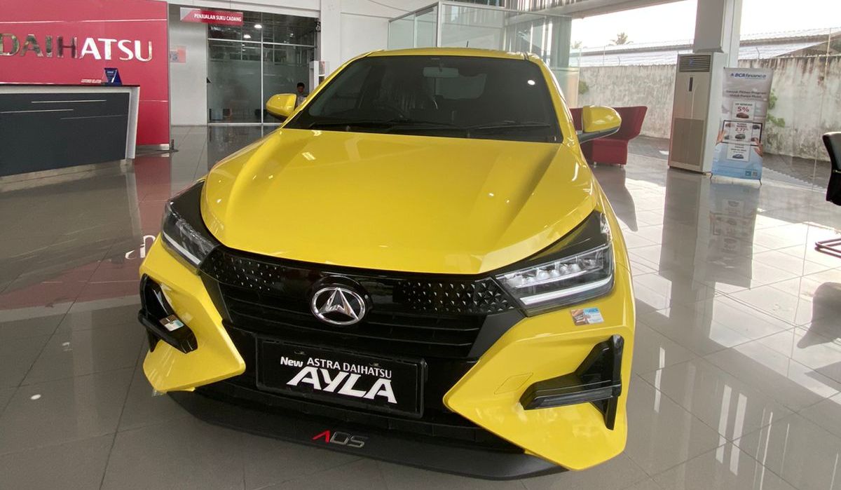 Daihatsu Ayla 2023 tersematkan fitur mewah dengan harga terjangkau.