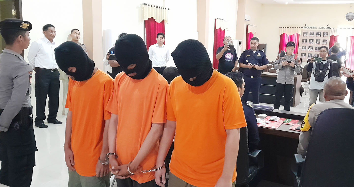 Tiga mahasiswa yang kedapatan membeli ganja secara online dari Prancis.