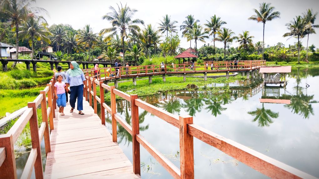 SEMAKIN CANTIK: Inilah wajah baru Wisata Kolam Aik Bukaq, Desa Aik Bukaq, Kecamatan Batukliang Utara, Loteng, Jumat (8/12).