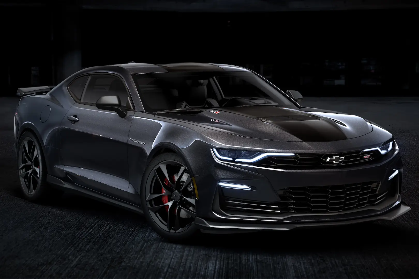 Edisi Kolektor Chevrolet Camaro SS 2024 dalam Lapisan Warna Metalik Hitam Panther. Chevrolet